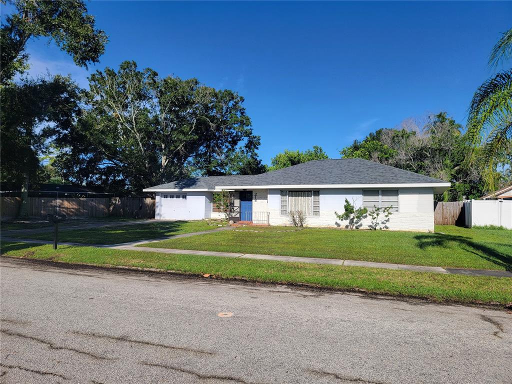 218 CRESCENT COURT E, BRADENTON, FL — photo 4 of 6
