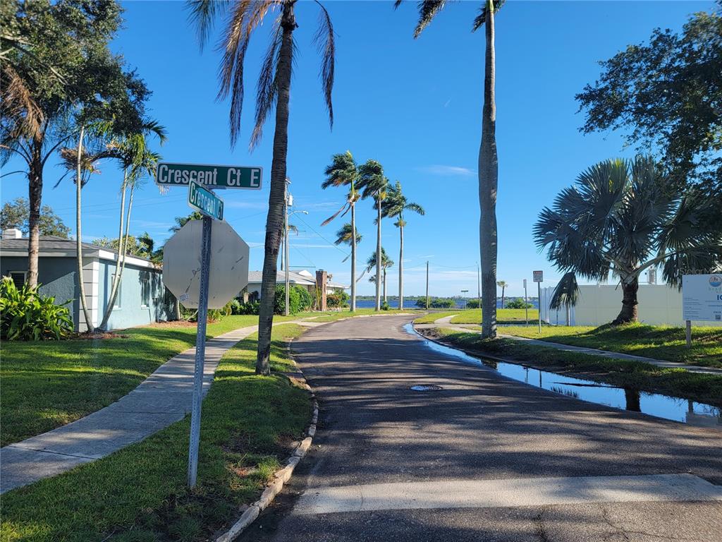 218 CRESCENT COURT E, BRADENTON, FL — photo 5 of 6