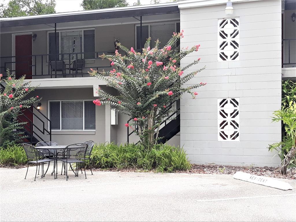 3200 FAIRWAY LANE UNIT 5