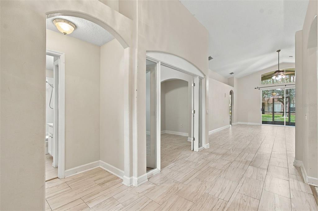 16207 ASHLEY PARK PLACE, TAMPA, FL — photo 5 of 30