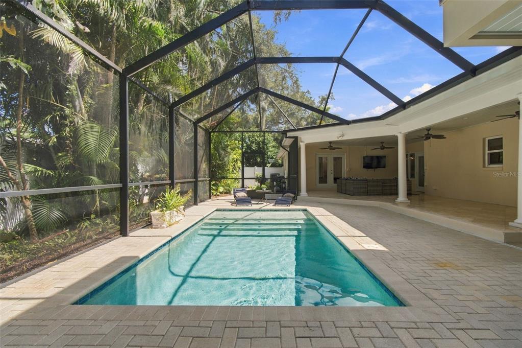 100 MONTEREY BOULEVARD NE, ST PETERSBURG, FL — photo 5 of 59