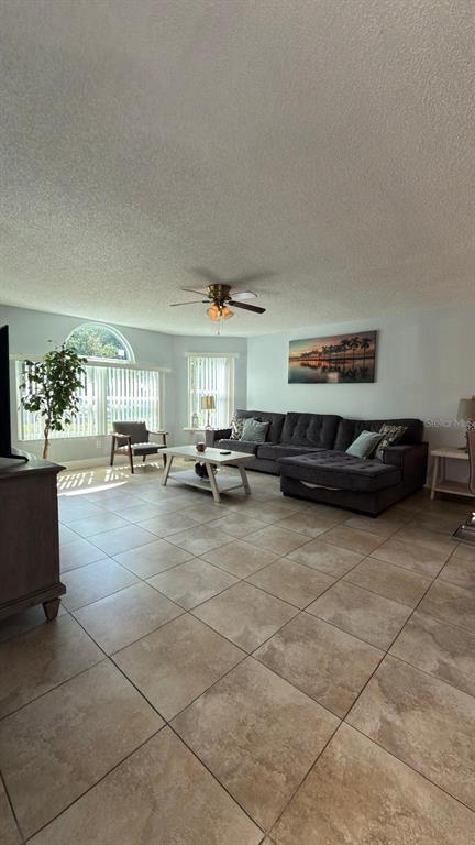 5009 LAGUNA BAY CIRCLE UNIT 41, KISSIMMEE, FL — photo 2 of 30