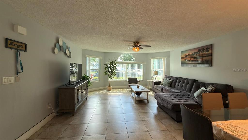 5009 LAGUNA BAY CIRCLE UNIT 41, KISSIMMEE, FL — photo 3 of 30