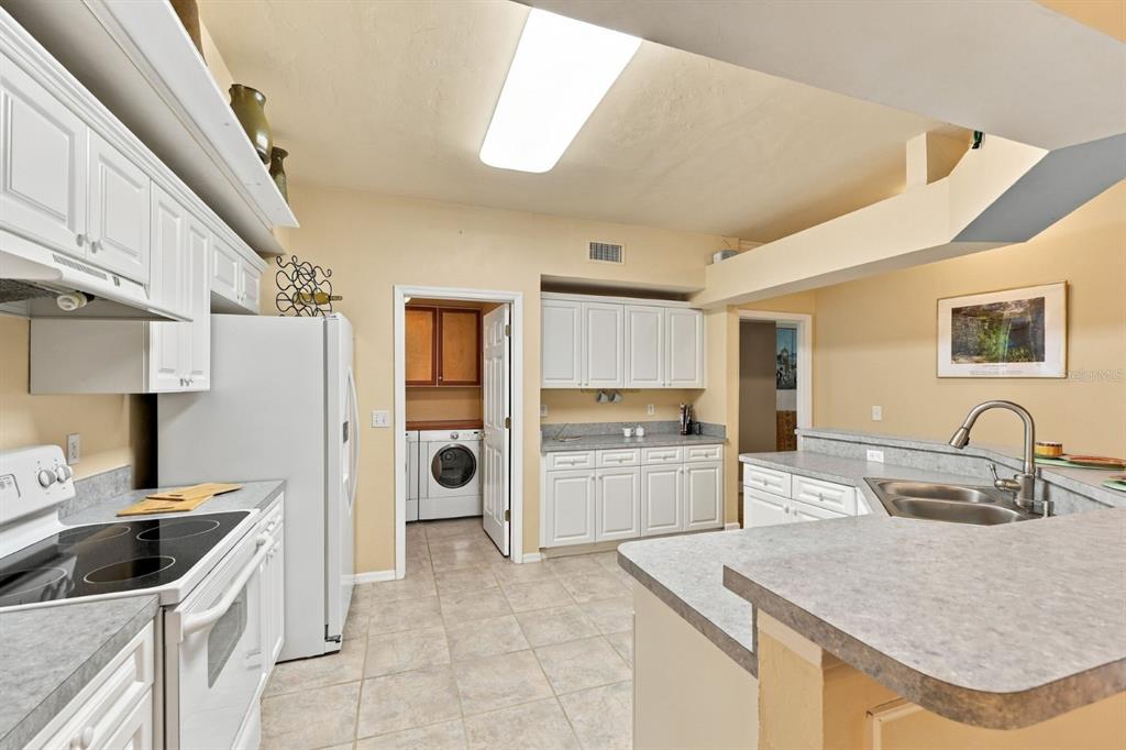10538 NW 28TH LANE, GAINESVILLE, FL — photo 3 of 30