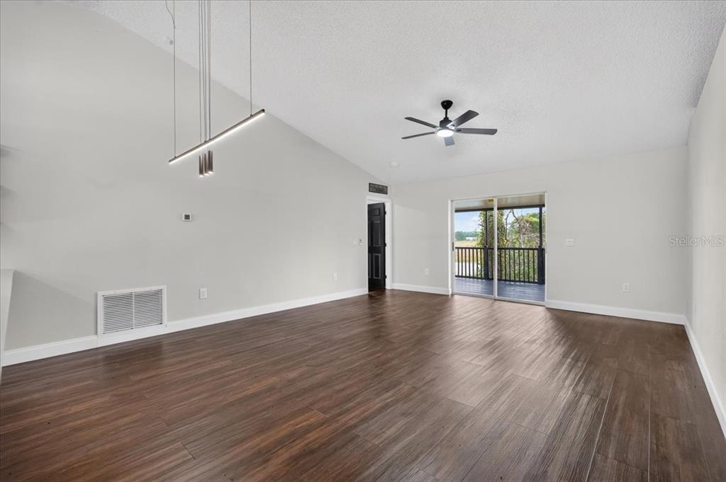 8221 NORMANDY DRIVE, WEEKI WACHEE, FL — photo 5 of 30