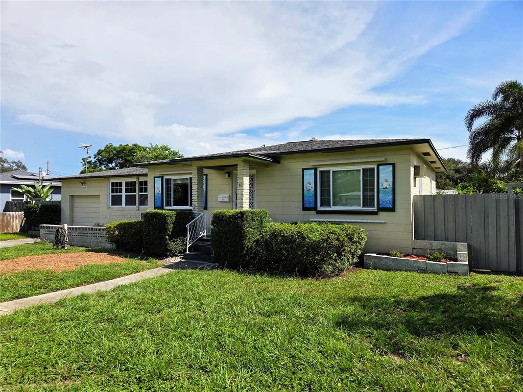 6044 BURLINGTON AVENUE N, ST PETERSBURG, FL — photo 2 of 45