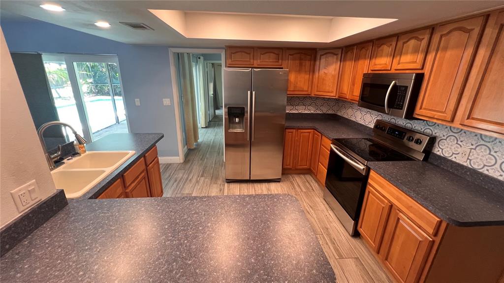 10007 LINDEN PLACE DRIVE, SEMINOLE, FL — photo 5 of 23