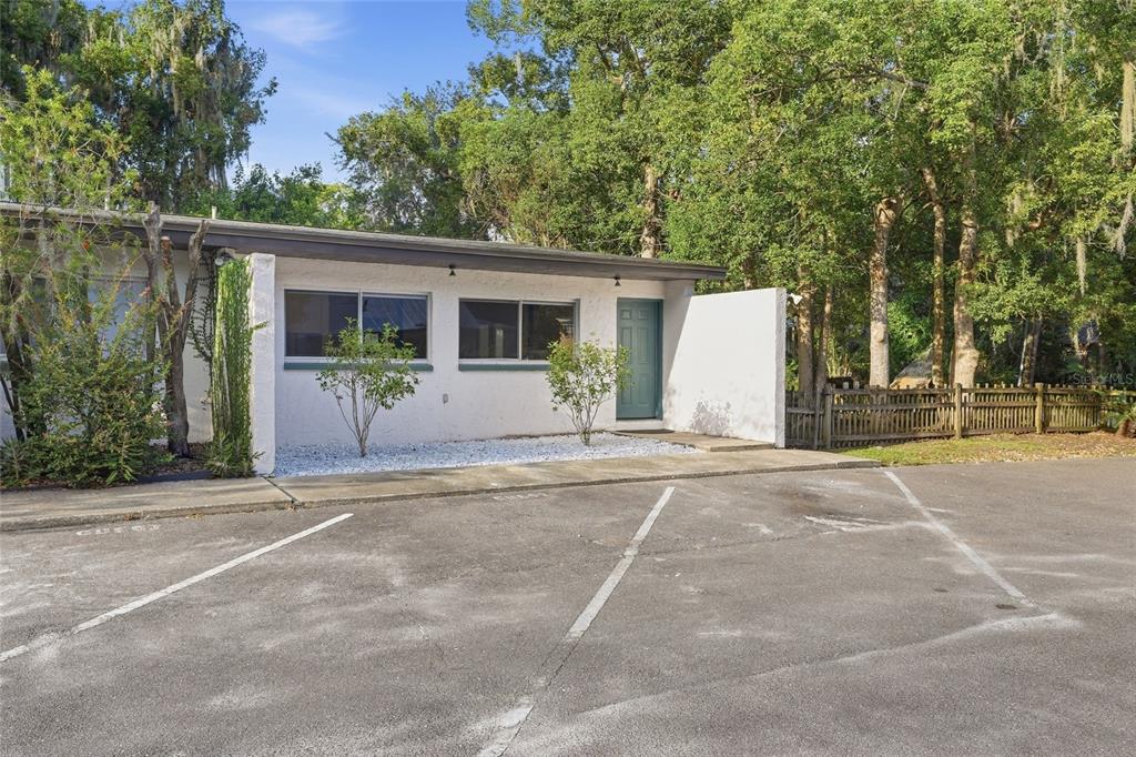 747 SE 2ND PLACE UNIT 10, GAINESVILLE, FL — photo 2 of 27