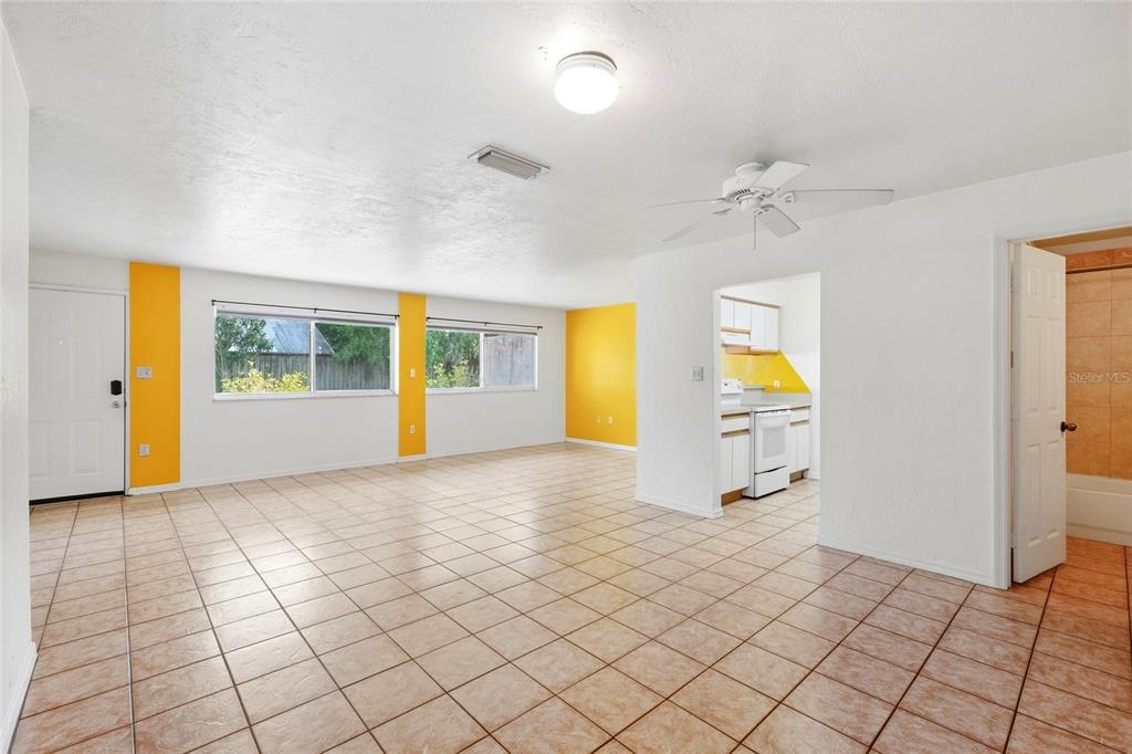 747 SE 2ND PLACE UNIT 10, GAINESVILLE, FL — photo 4 of 27