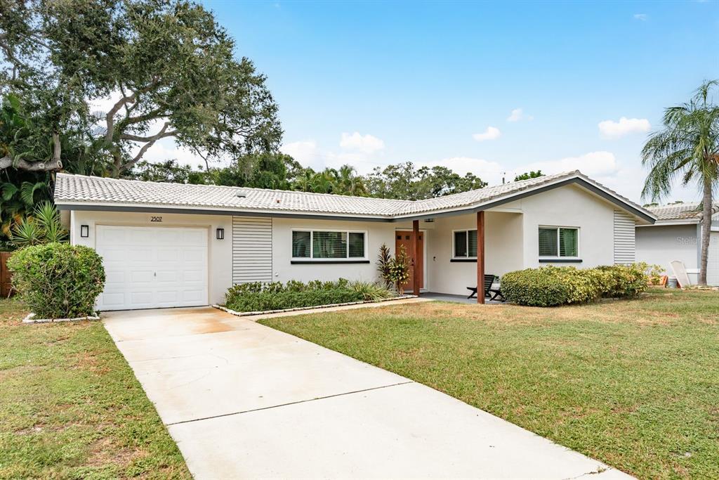 2307 BLACK OAK LANE