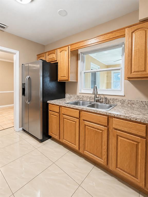 109 W GRAPEFRUIT CIRCLE, CLEARWATER, FL — photo 5 of 29