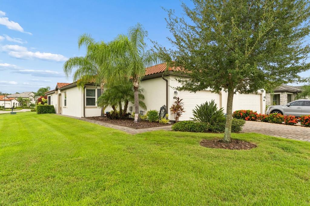 2324 SPRINGHAVEN LANE, LAKEWOOD RANCH, FL — photo 4 of 30