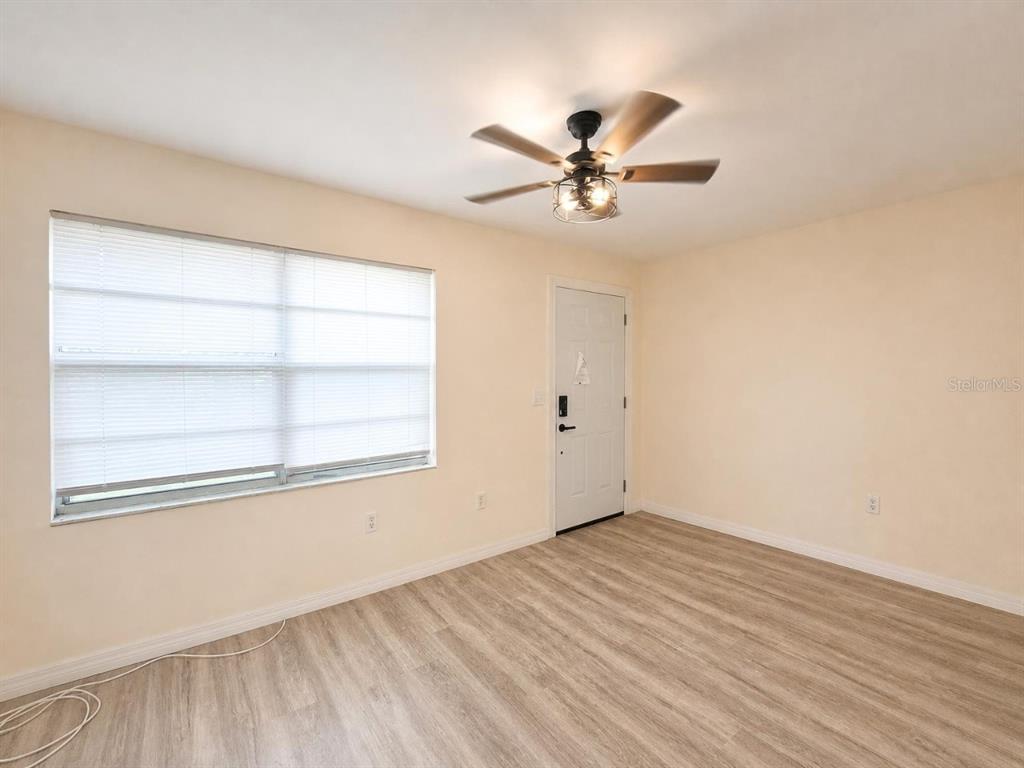 5633 CRISSMAN DRIVE N UNIT C7, ST PETERSBURG, FL — photo 3 of 7