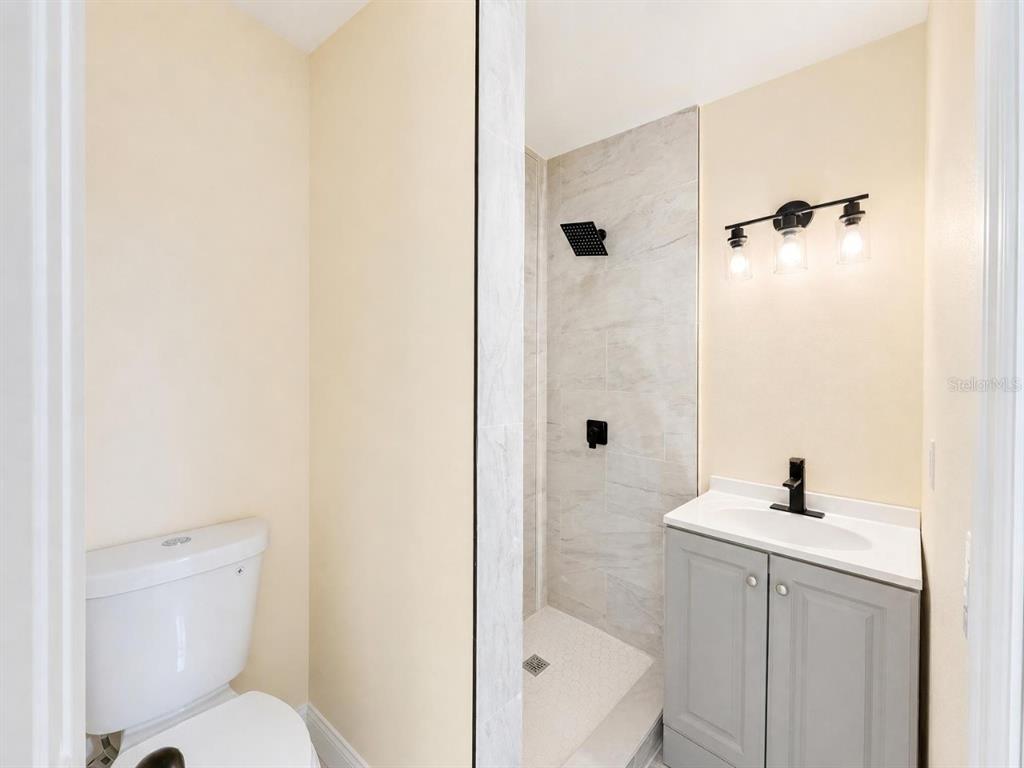 5633 CRISSMAN DRIVE N UNIT C7, ST PETERSBURG, FL — photo 4 of 7