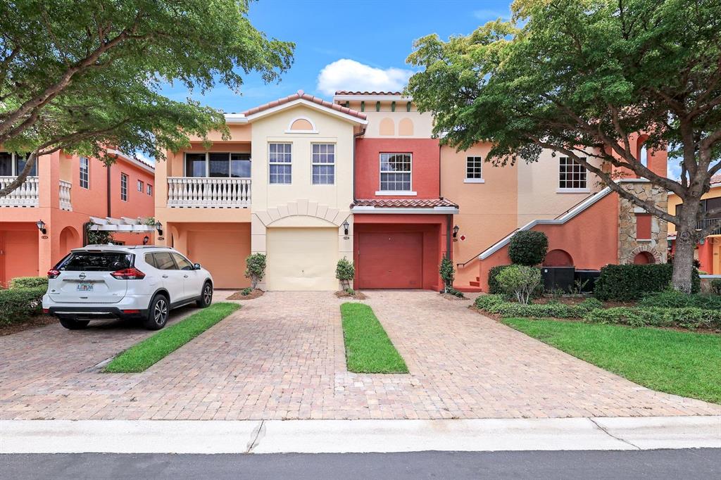 8721 PIAZZA DEL LAGO CIRCLE UNIT 205