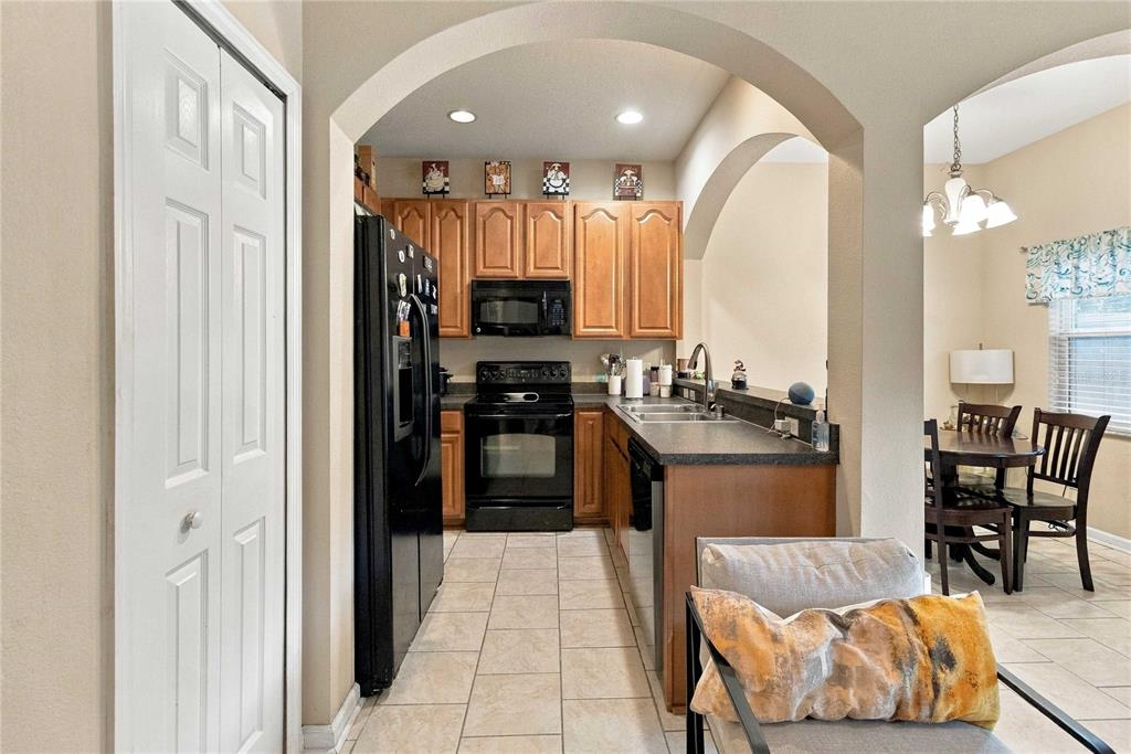 933 PINE POINTE LANE, ORLANDO, FL — photo 5 of 30