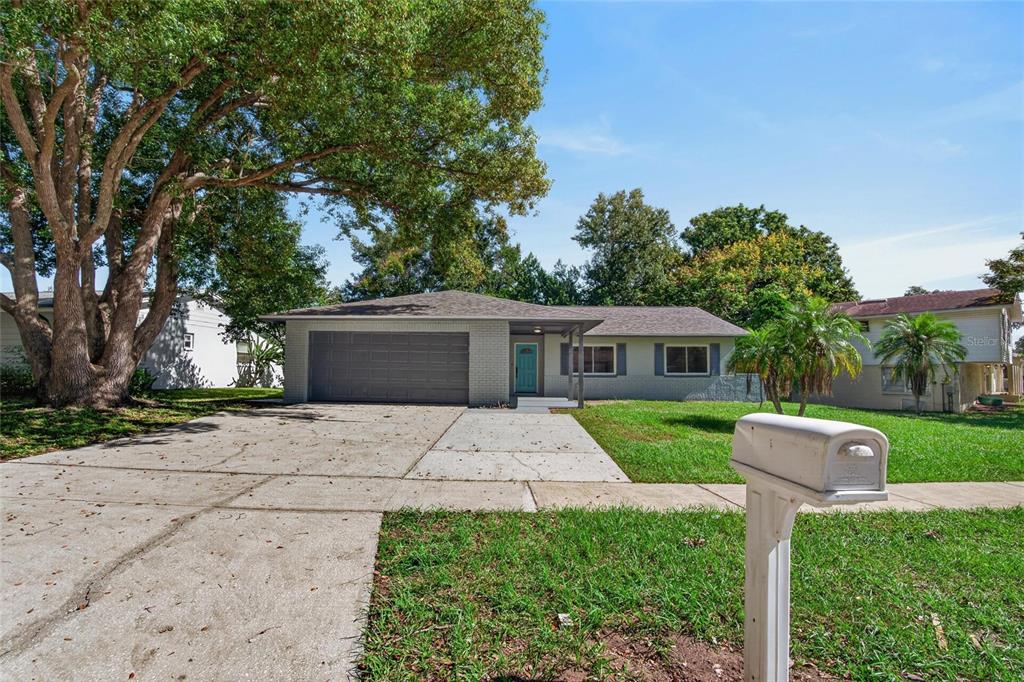 605 HILLPOINT WAY, BRANDON, FL — photo 3 of 79