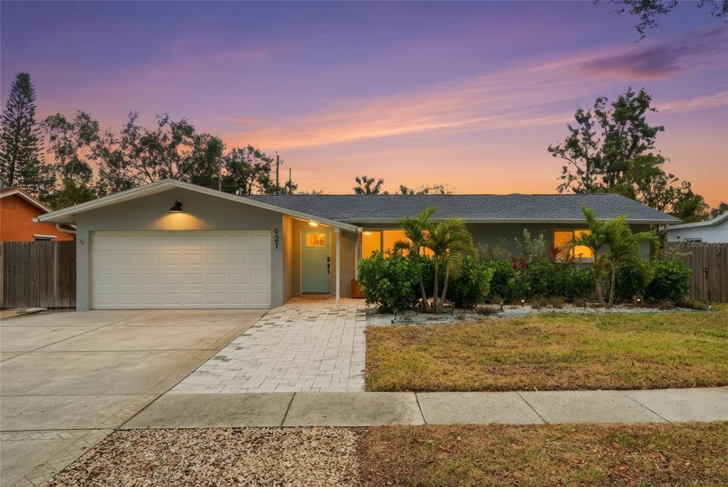 921 DEVILLE DRIVE E
