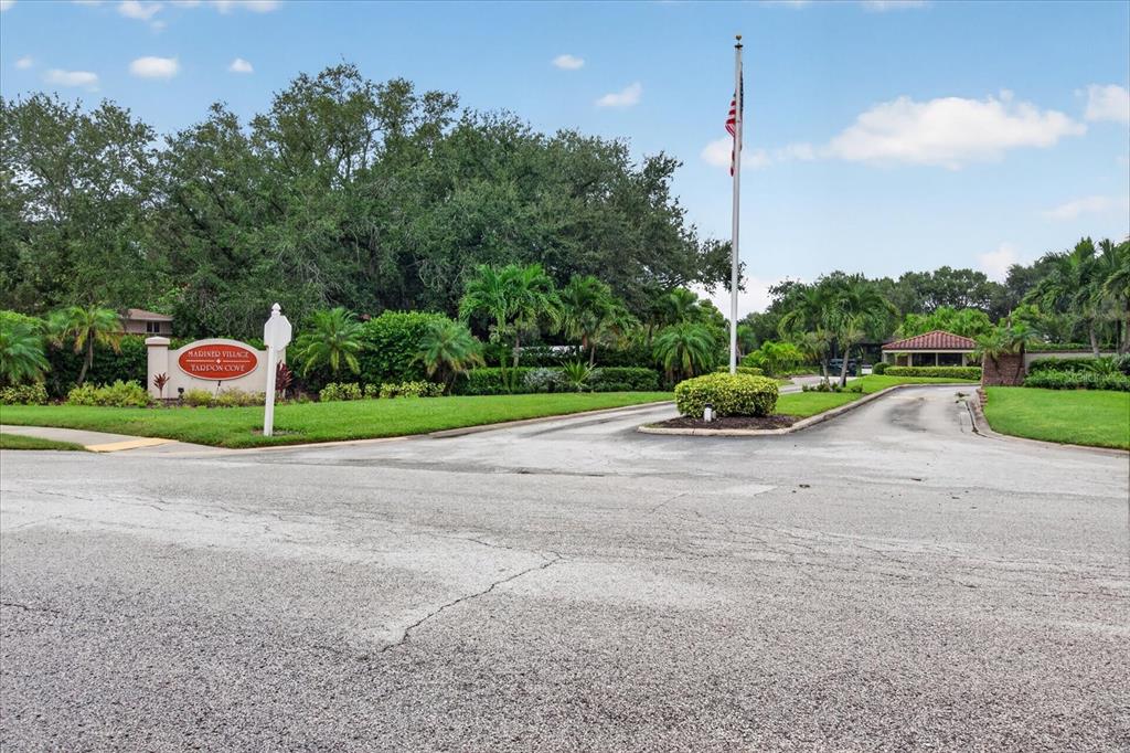 1800 MARINER DRIVE UNIT 4, TARPON SPRINGS, FL — photo 4 of 40