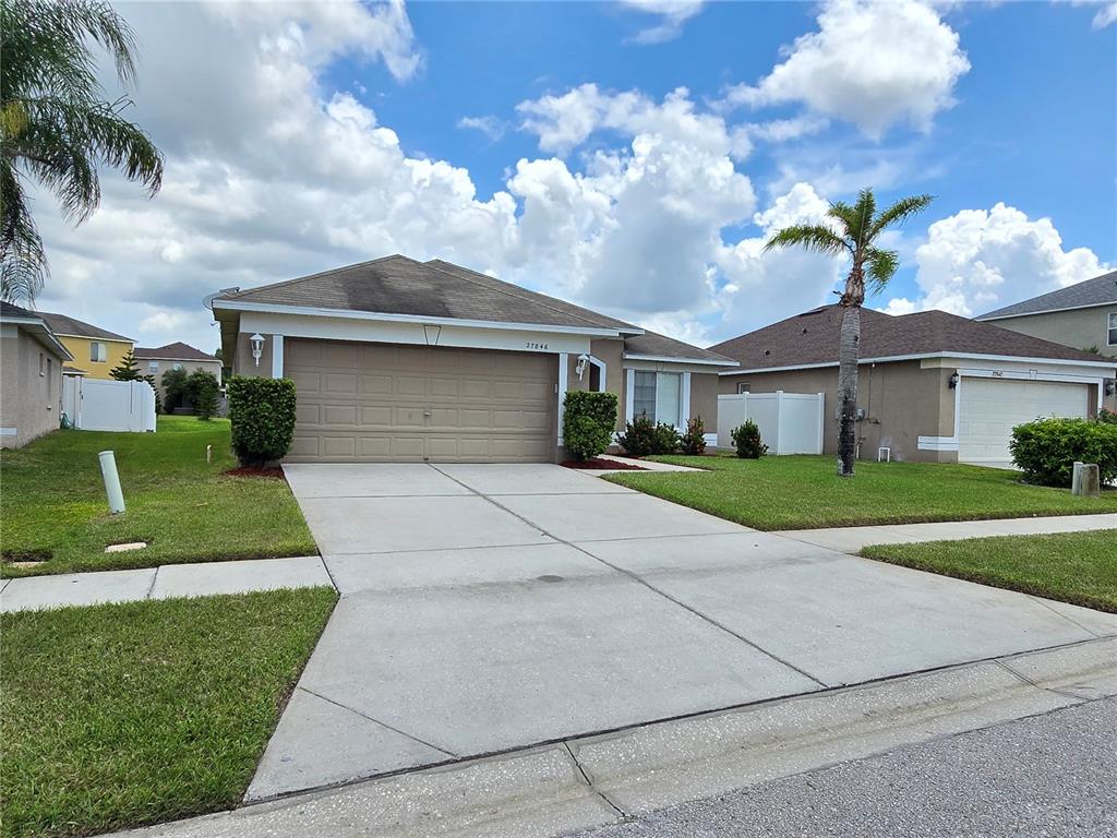 27846 BREAKERS DRIVE, WESLEY CHAPEL, FL — photo 2 of 30