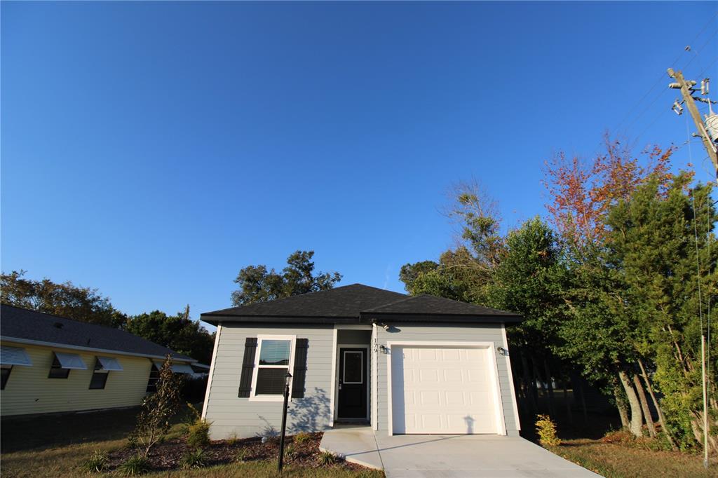 179 SE TRISTIN LANE