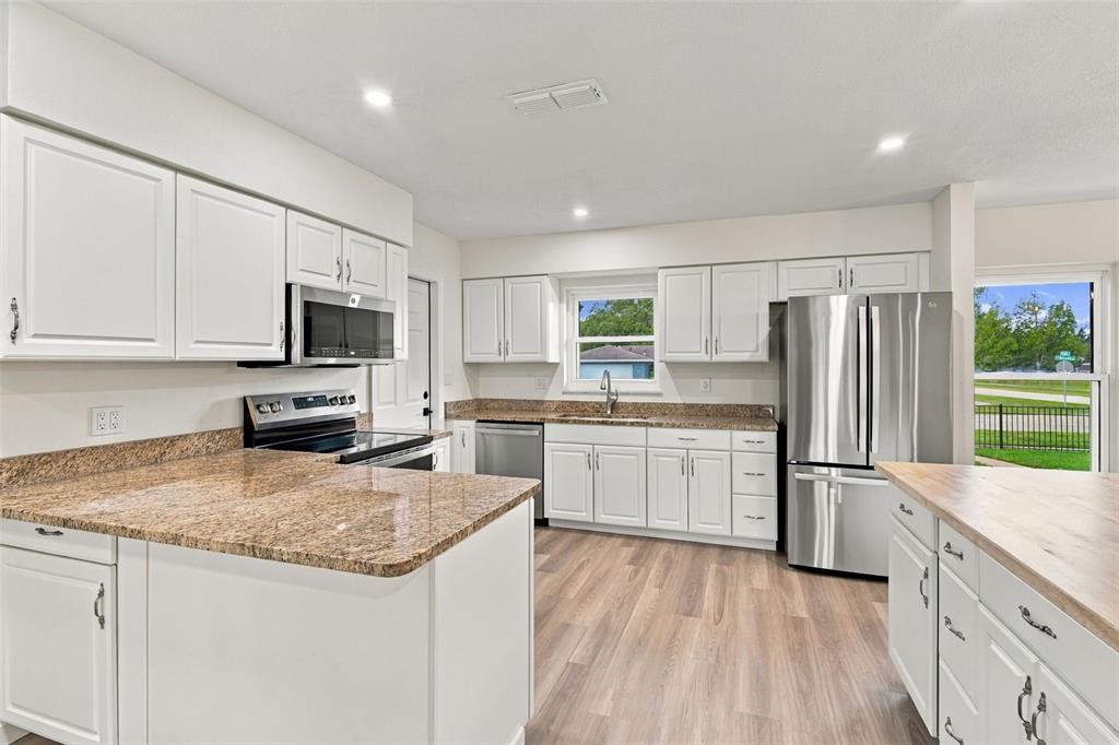 2602 DELAWARE ROAD, DELTONA, FL — photo 3 of 46