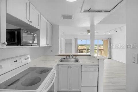 564 ORANGE DRIVE UNIT 40, ALTAMONTE SPRINGS, FL — photo 5 of 16