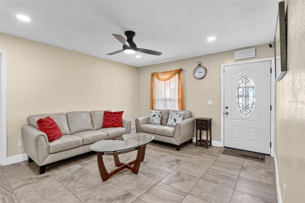 558 BROADMOOR DRIVE, ORLANDO, FL — photo 3 of 15