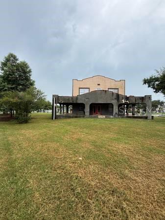 375 W BAY AVENUE