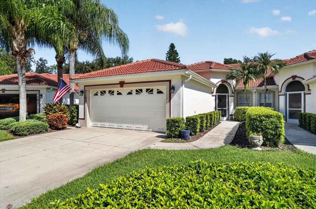 7165 MELROSE PLACE