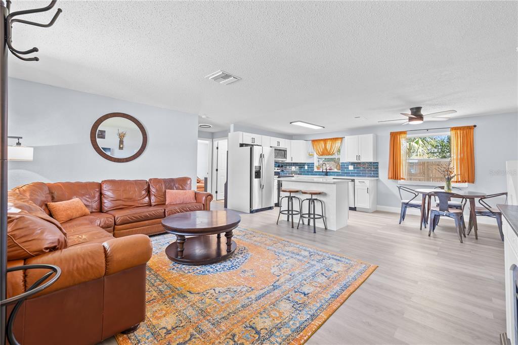 1486 CAROLYN LANE, CLEARWATER, FL — photo 4 of 32