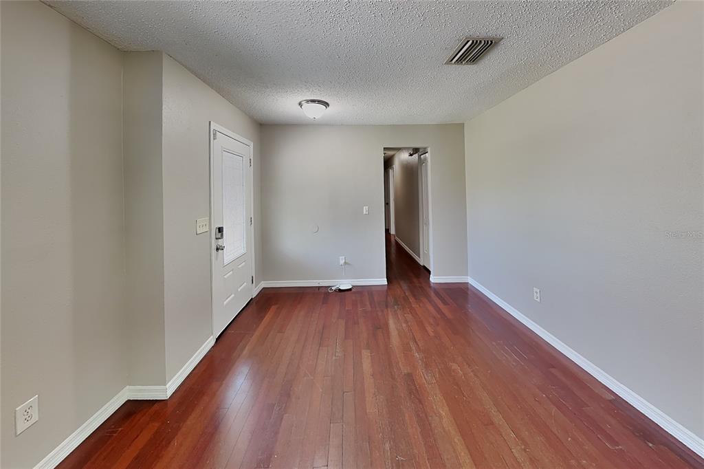 212 65TH AVENUE W, BRADENTON, FL — photo 2 of 19