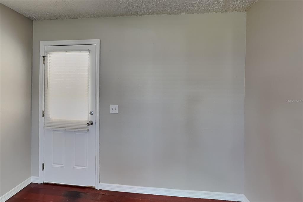 212 65TH AVENUE W, BRADENTON, FL — photo 4 of 19