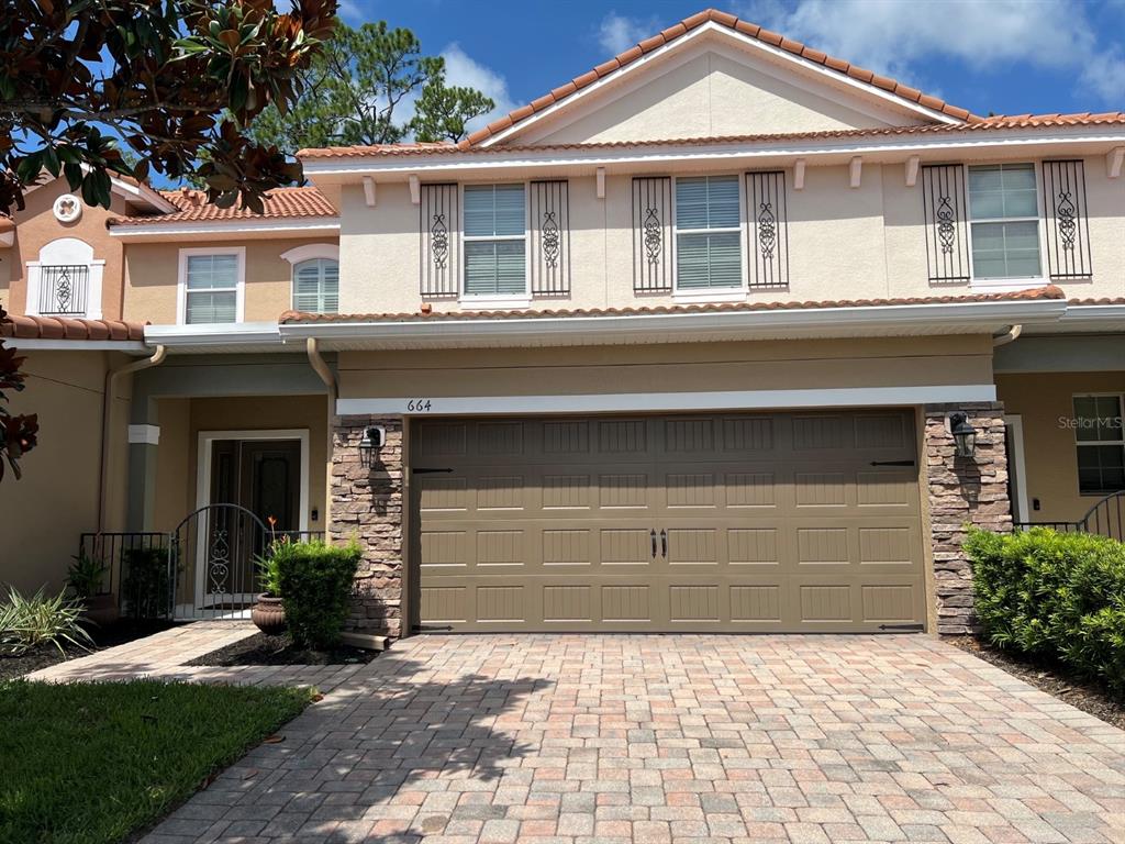 664 VENICE PLACE