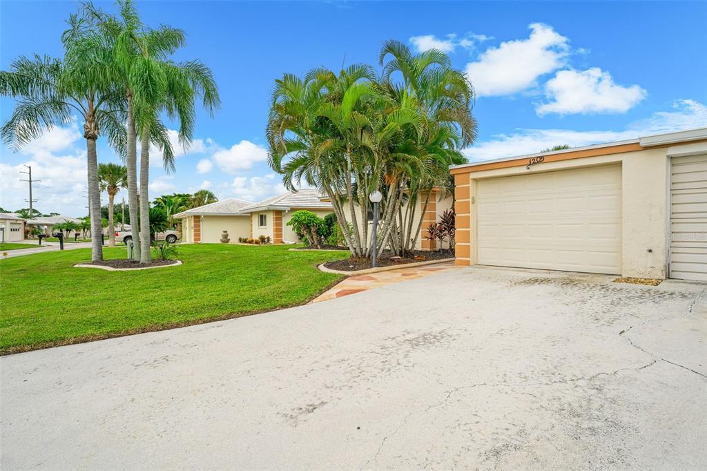 120 VILLA DRIVE UNIT 120, OSPREY, FL — photo 3 of 30