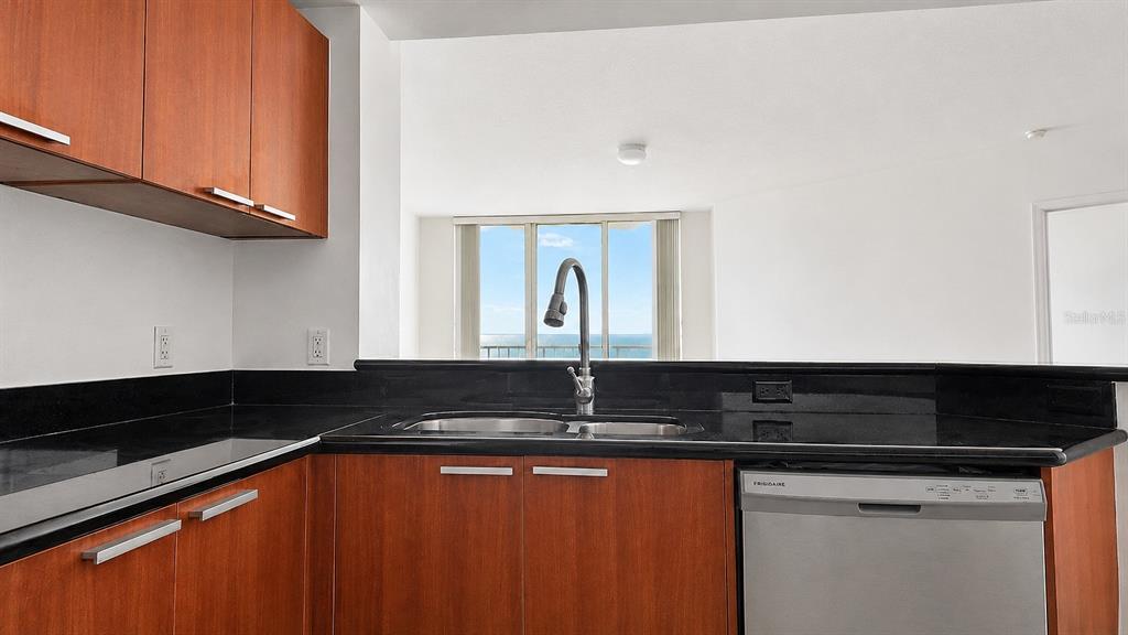 241 RIVERSIDE DRIVE UNIT 2006, HOLLY HILL, FL — photo 5 of 30