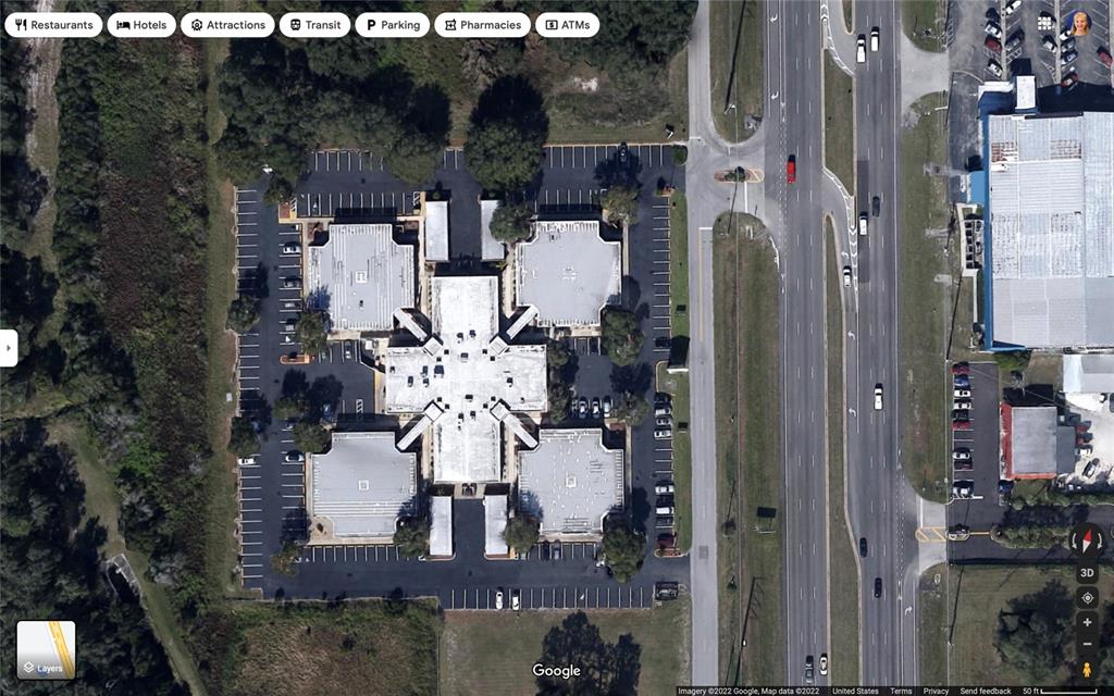 This is a satellite map view of a commercial office building with a central courtyard — 6801 US-27 N UNIT B1, SEBRING, FL