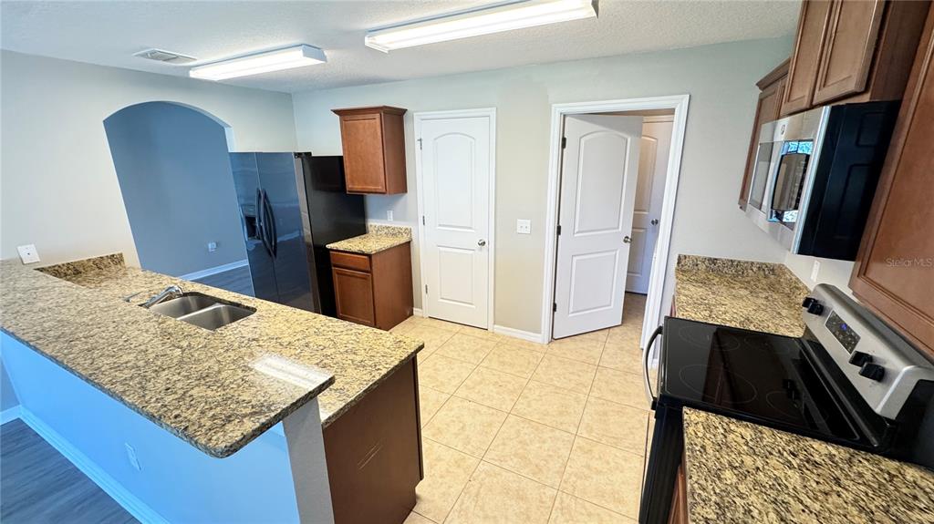 2148 ONTARIO WAY, LAKELAND, FL — photo 5 of 45