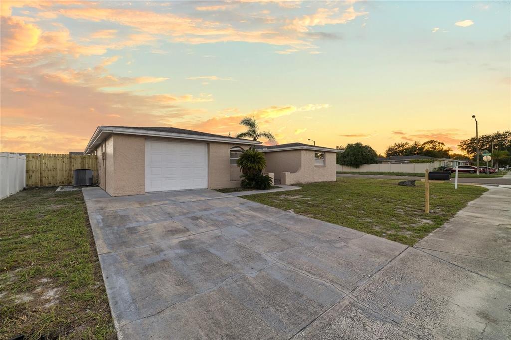 7204 WESTCOTT DRIVE, PORT RICHEY, FL — photo 3 of 43