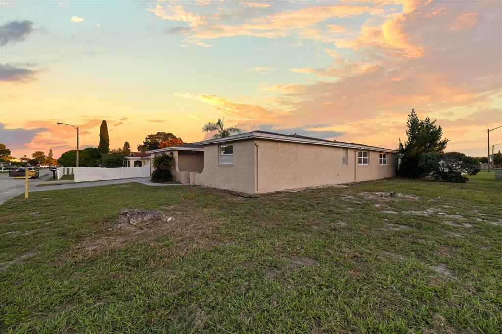 7204 WESTCOTT DRIVE, PORT RICHEY, FL — photo 4 of 43