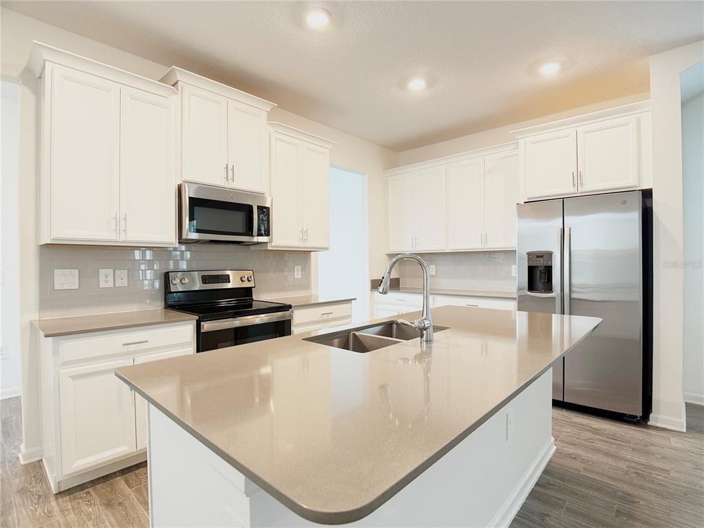 1652 CROSS PRAIRIE PARKWAY, KISSIMMEE, FL — photo 3 of 30