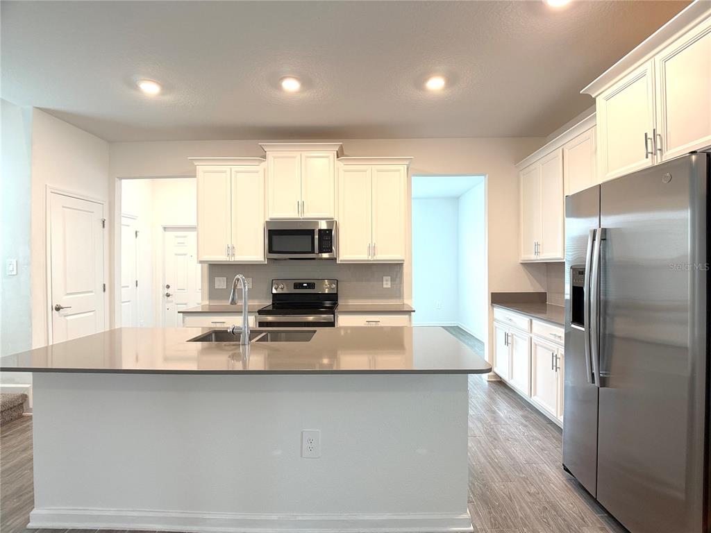 1652 CROSS PRAIRIE PARKWAY, KISSIMMEE, FL — photo 4 of 30
