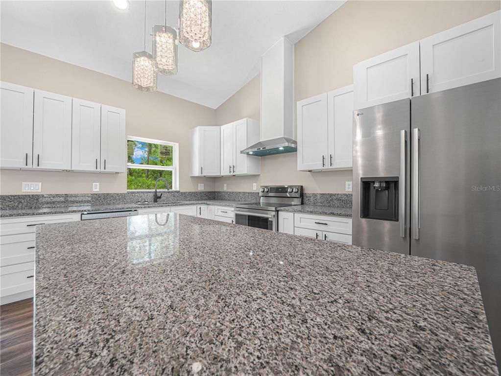 321 ROADRUNNER, SEBRING, FL — photo 3 of 20