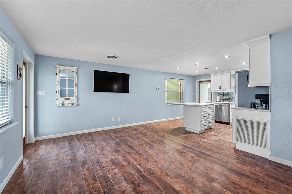 511 EVERGREEN STREET, NEW SMYRNA BEACH, FL — photo 5 of 27