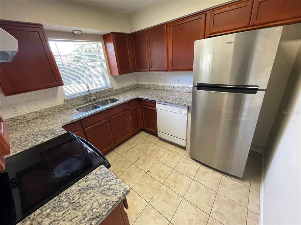 661 LA SALLE DRIVE, ALTAMONTE SPRINGS, FL — photo 2 of 10