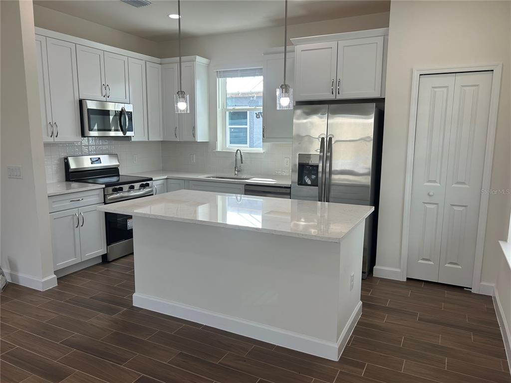 12033 LAKESHORE WAY, OXFORD, FL — photo 2 of 6