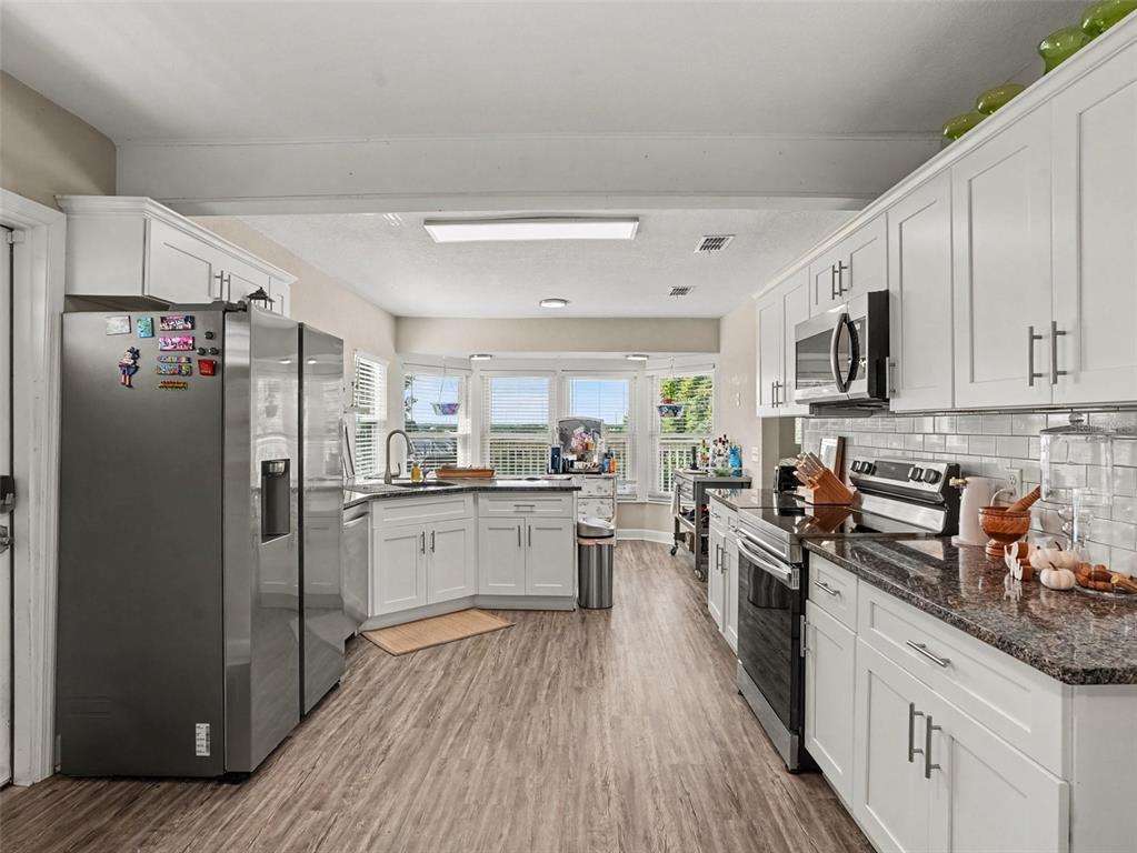 705 LAKE ADA BOULEVARD, DUNDEE, FL — photo 4 of 28