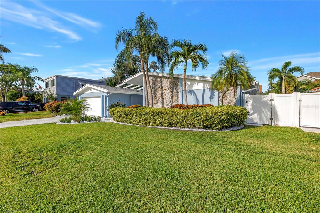 1114 2ND AVENUE S, TIERRA VERDE, FL — photo 4 of 30