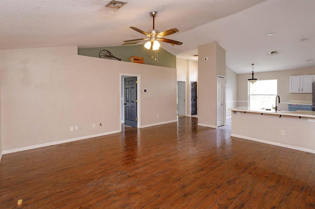 3905 WHISPERING PINE COURT, MASCOTTE, FL — photo 5 of 30