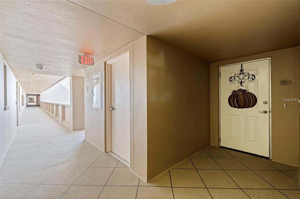 5200 BRITTANY DRIVE S UNIT 1701, ST PETERSBURG, FL — photo 4 of 30